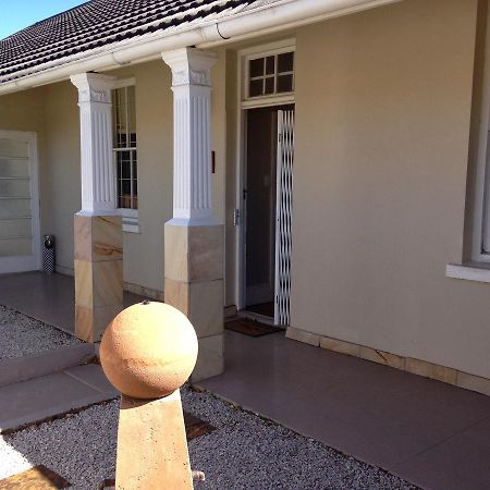 Guesthouse On Irvine Port Elizabeth Bagian luar foto