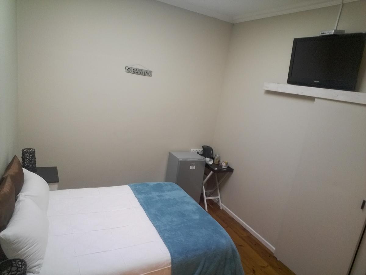 Guesthouse On Irvine Port Elizabeth Bagian luar foto