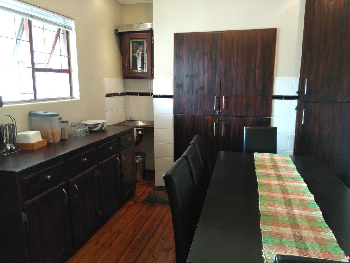 Guesthouse On Irvine Port Elizabeth Bagian luar foto