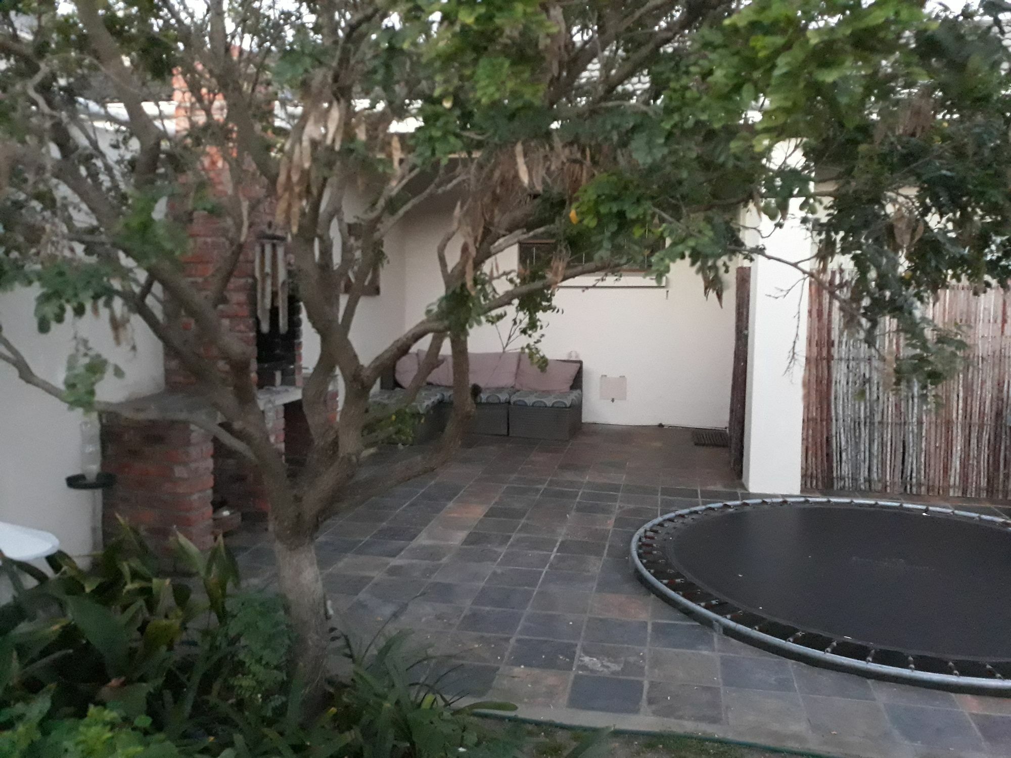 Guesthouse On Irvine Port Elizabeth Bagian luar foto