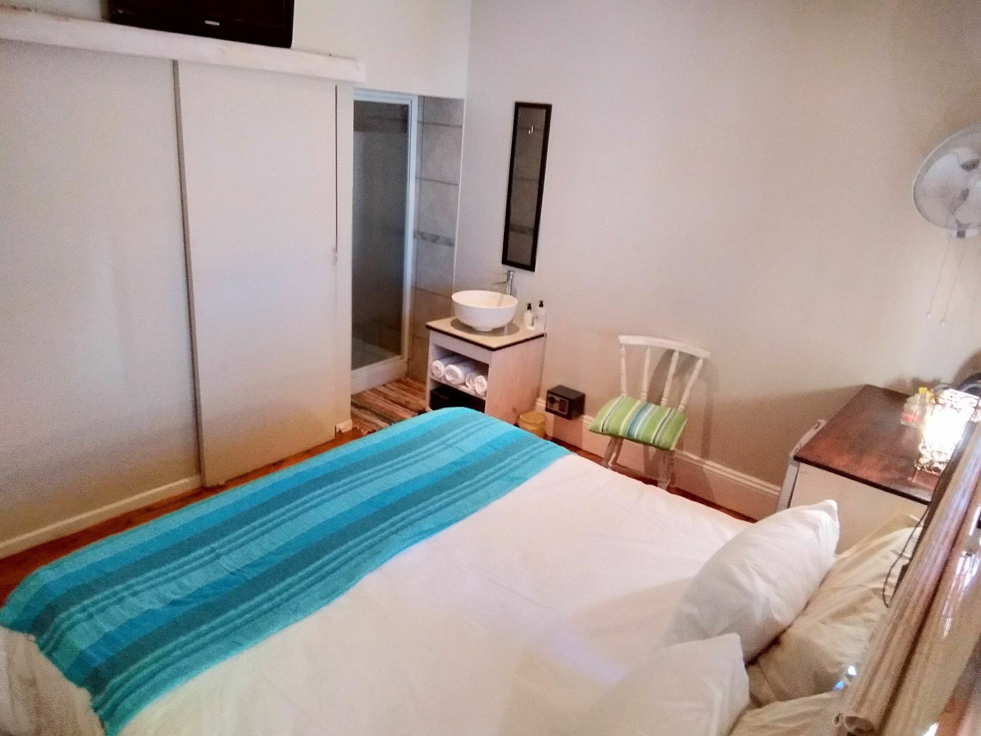 Guesthouse On Irvine Port Elizabeth Bagian luar foto